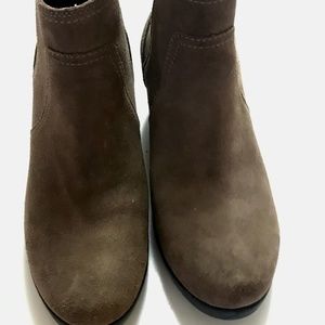 Bass short boots size 7 1/2